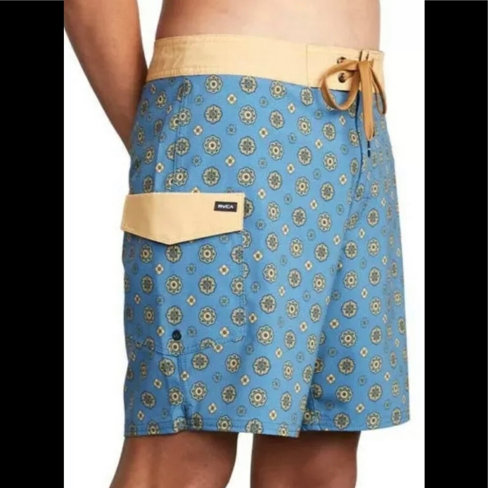 RVCA Restless Boardshorts {M1065RT) NWT Size 38